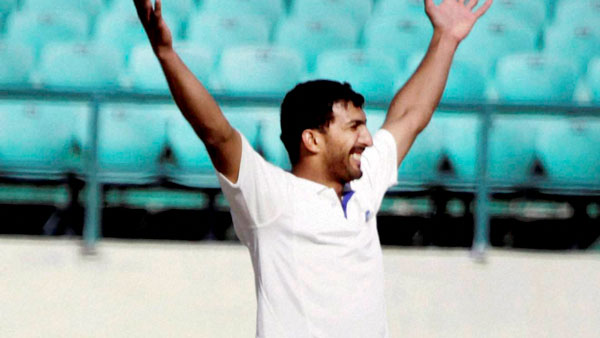 లాక్‌డౌన్ లో బయటికి వచ్చిన క్రికెటర్ కి జరిమానా, ఇంతకీ ఆ క్రికెటర్ ఎవరో తెలుసా.. ?