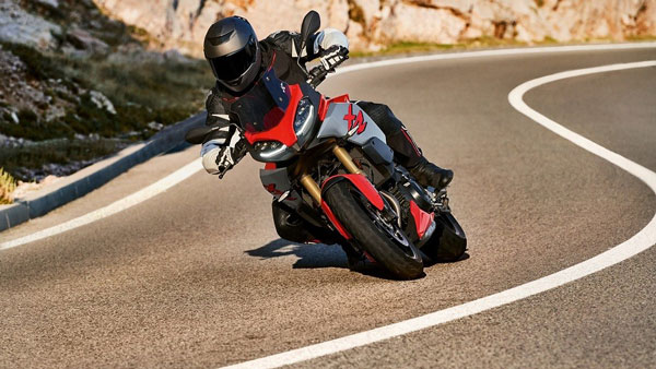 బిఎమ్‌డబ్ల్యూ F 900 R & F 900 XR బైక్ టీసర్ వీడియో