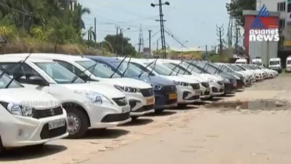 కరోనా వైరస్ నివారణకు టాక్సీ డ్రైవర్ల కొత్త ఐడియా కరోనా వైరస్ నివారణకు టాక్సీ డ్రైవర్ల కొత్త ఐడియా