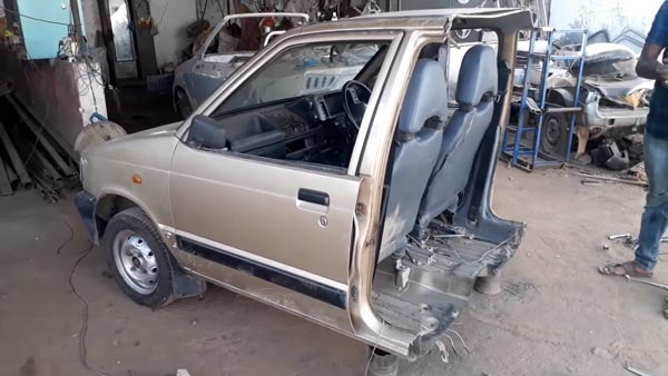 మీరు ఎప్పుడైనా అతి చిన్న త్రీ-వీల్ మారుతి సుజుకి 800 కారు చూసారా ?