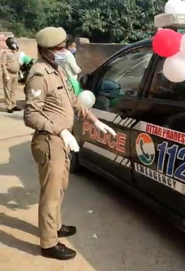 లాక్‌డౌన్‌లో చిన్న బిడ్డ పుట్టిన రోజుకి పోలీస్ ఎస్కార్ట్, ఎక్కడో తెలుసా ?