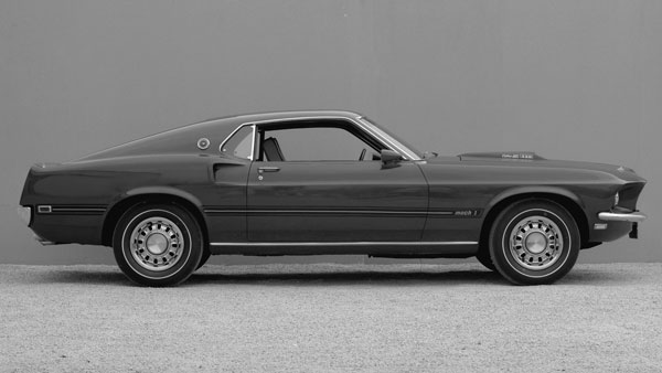 17 ఏళ్ల తర్వాత తిరిగి ప్రాణం పోసుకున్న ఫోర్డ్ మస్టాంగ్ మాక్ 1