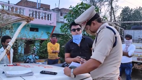 ట్రాఫిక్ ఫైన్ తగ్గించాలని అభ్యర్థించిన బిఎమ్‌డబ్ల్యూ 5 సిరీస్ ఓనర్ [వీడియో]