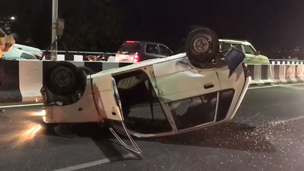 హై స్పీడ్ వల్ల కారు ప్రమాదంలో చిక్కుకున్న ఇండియన్ IPL క్రికెటర్