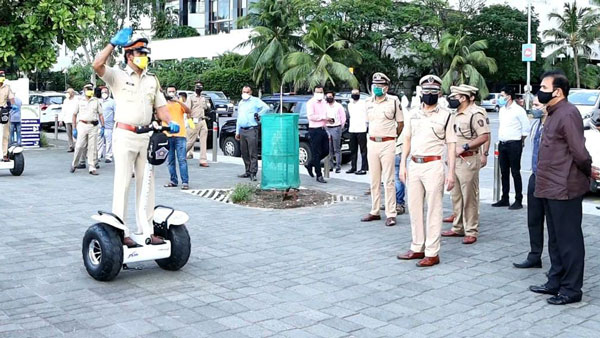 ముంబై పోలీసులకి సెగ్వే ఎలక్ట్రిక్ స్కూటర్లు, ఎందుకో తెలుసా ?