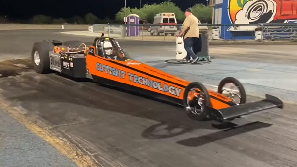 డ్రాగ్ రేస్‌లో న్యూ వరల్డ్ రికార్డ్ సృష్టించిన ఎలక్ట్రిక్ కార్