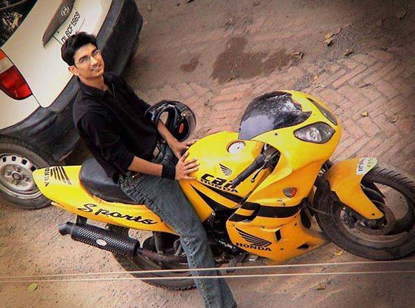 సుశాంత్ సింగ్ రాజ్‌పుత్ బైక్‌లు, కార్లు ఎలా ఉన్నాయో చూసారా ?