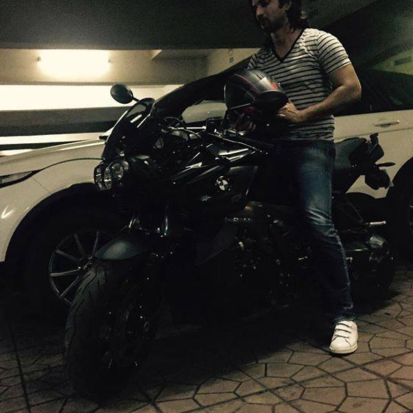 సుశాంత్ సింగ్ రాజ్‌పుత్ బైక్‌లు, కార్లు ఎలా ఉన్నాయో చూసారా ?