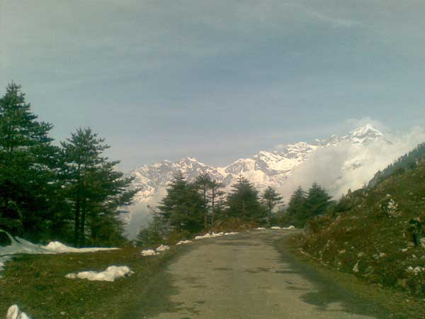 సాహస యాత్రలు చేయాలనుకుంటున్నారా.. అయితే భారతదేశంలో అత్యంత ఎత్తైన మోటార్ రహదారులు ఇవే సాహస యాత్రలు చేయాలనుకుంటున్నారా.. అయితే భారతదేశంలో అత్యంత ఎత్తైన మోటార్ రహదారులు ఇవే