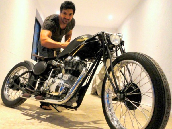 బాలీవుడ్ నుండి హాలీవుడ్ వరకు చాలామంది ఇష్టపడే బైక్ ఇదే