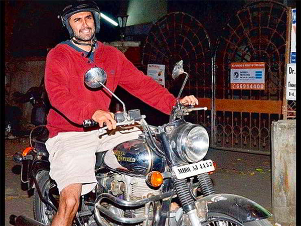 బాలీవుడ్ నుండి హాలీవుడ్ వరకు చాలామంది ఇష్టపడే బైక్ ఇదే