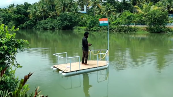 మీరు ఎప్పుడూ చూడని రిమోట్ కంట్రోల్ బోట్