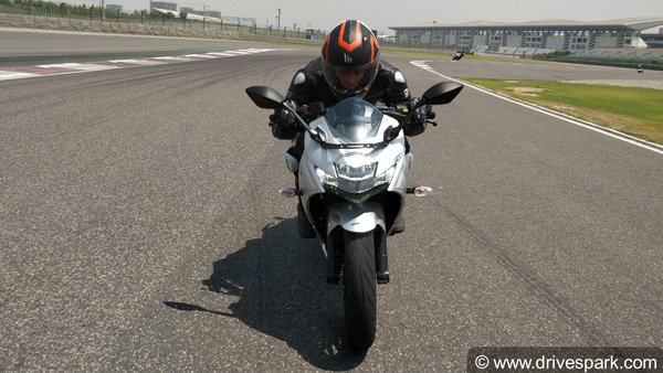 పోలీసుల పెట్రోలింగ్ వాహనాలుగా మారిన సుజుకి జిక్సర్ ఎస్ఎఫ్250 బైక్స్