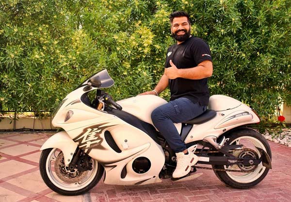 టెక్నికల్ గురూజీ లగ్జరీ కార్లు & బైక్‌లు