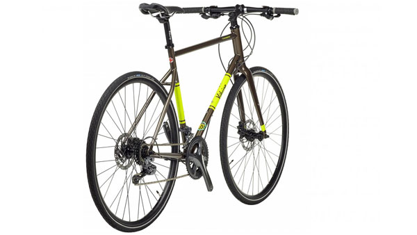 మేడ్-ఇన్-ఇండియా సైకిల్ పై బ్రిటీష్ పిఎం బోరిస్ జాన్సన్ 