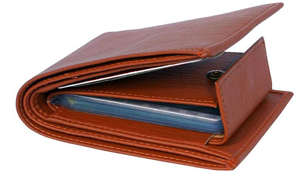 దొంగిలించిన ఎటిఎం కార్డు పాస్‌వర్డ్ అడగడానికి వచ్చిన దొంగ ; తర్వాత ఎం జరిగిందో తెలుసా ! 