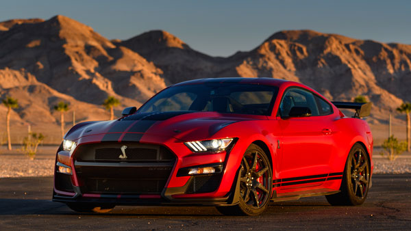 లాక్‌డౌన్‌లో కారు కడిగిన ఇండియన్ క్రికెటర్ సురేష్ రైనా [వీడియో]