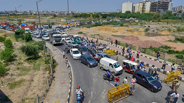 15 సంవత్సరాల కంటే ఎక్కువ వయసున్న వాహనాలు తిరగటం నిషేధించిన NGT ; ఎందుకంటే ?