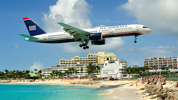 ప్రయాణికులు వణికిపోయేలా చేసే ప్రపంచంలోనే అత్యంత ప్రమాదకరమైన విమానాశ్రయాలు, ఇవే