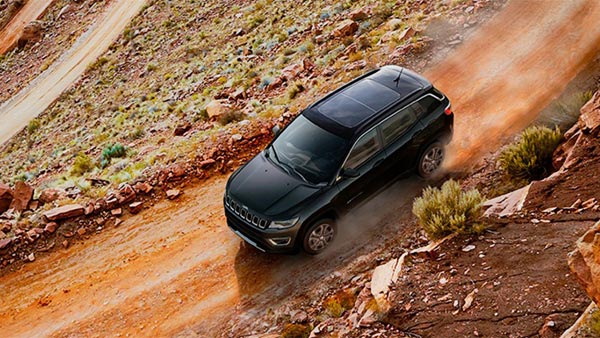 జీప్ కంపాస్ కార్లలో వైపర్ బ్రేస్ నట్ ఫిట్‌మెంట్ సమస్య, రీకాల్