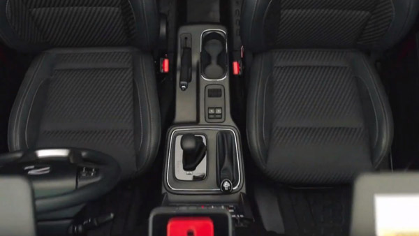 ఎట్టకేలకు భారత్‌లో అడుగుపెట్టిన మహీంద్రా థార్ : వివరాలు