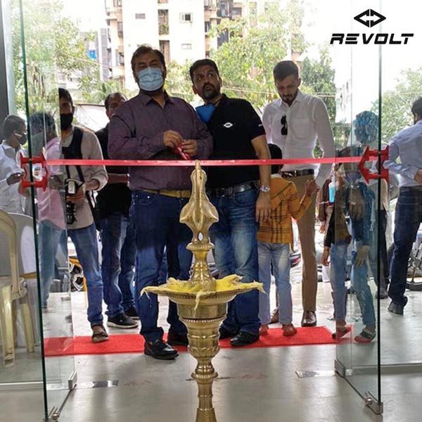 ముంబైలో రివోల్ట్ ఆర్‌వి300, ఆర్‌వి400 ఎలక్ట్రిక్ బైక్స్ విడుదల; వివరాలు