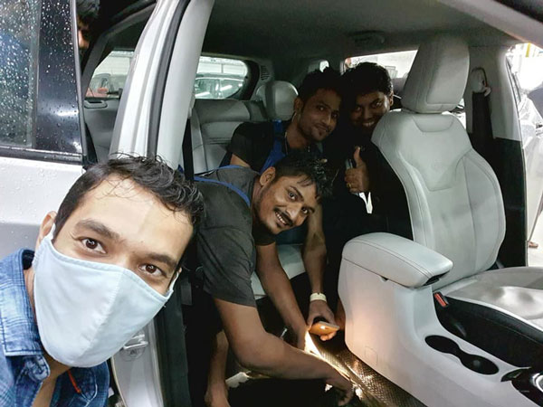 కారులో భార్య ఉంగరం పోయింది.. భర్త దాన్ని ఎలా కనిపెట్టించాడో తెలుసా ?