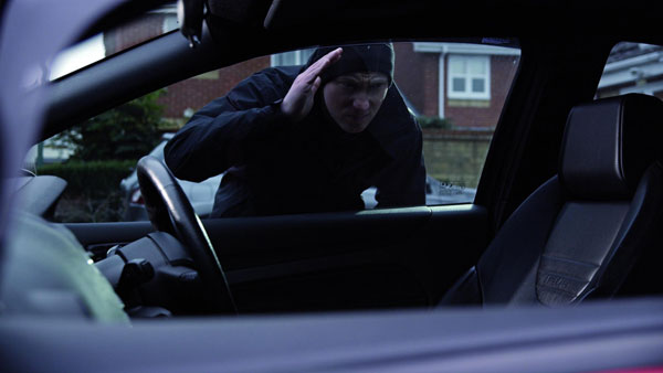 కొత్త కారును దొంగిలించడానికి హ్యుందాయ్ మాజీ ఉద్యోగి స్కెచ్ ; ఇలాంటి దొంగతనం ఇప్పటివరకు చూసి ఉండరు