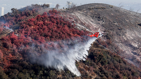 హెలికాఫ్టర్లు చేసే ఈ పనులు విమానాలు ఎందుకు చేయలేవు.. మీకు తెలుసా ?