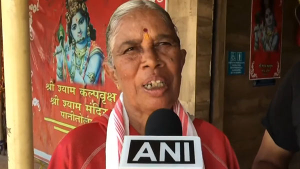 పాత స్కూటర్‌తో తల్లిని తీర్థయాత్రలకు తీసుకెళ్లిన కొడుక్కి KUV100 గిఫ్ట్ గా ఇచ్చిన ఆనంద్ మహీంద్రా 