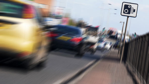 హైస్పీడ్ వాహనాలను గుర్తించే హై-స్పీడ్ కెమెరాలు.. వచ్చేస్తున్నాయ్