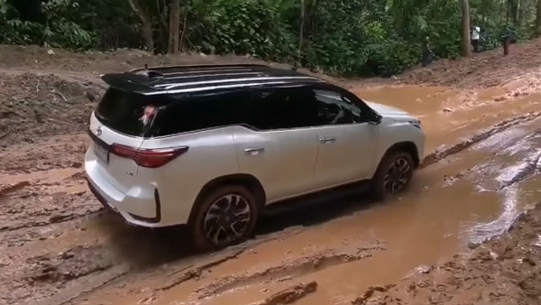 దుమ్మురేపుతున్న ఫార్చ్యూనర్ లెజెండరీ ఎస్‌యూవీ ఆఫ్ రోడ్ పెర్ఫార్మెన్స్ వీడియో