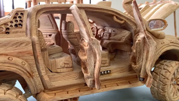 టయోటా హిలక్స్ వుడ్ స్కేల్ మోడల్.. ఇది నిజంగా సూపర్ గురూ..!