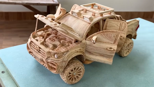 టయోటా హిలక్స్ వుడ్ స్కేల్ మోడల్.. ఇది నిజంగా సూపర్ గురూ..!