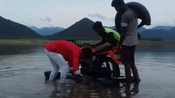 నీటిపై నడిచే బైక్.. వీడియో చూసారా ?