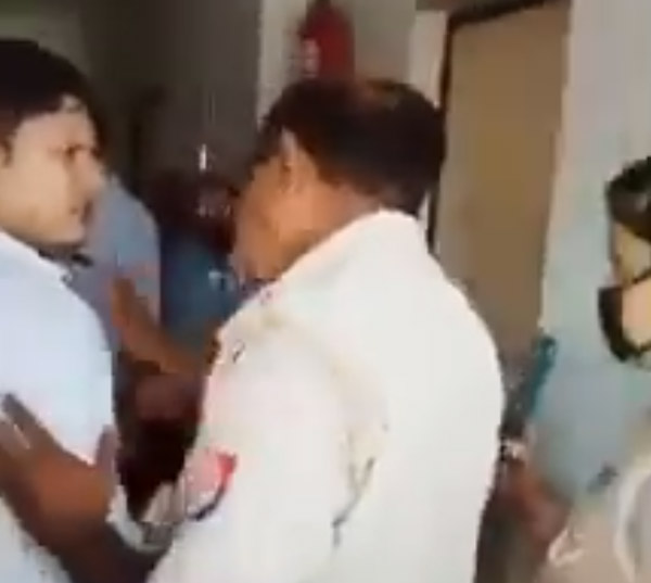 ప్రమాదంలో గాయపడిన మహిళ మరణానికి కారణమైన డాక్టర్ నిర్లక్ష్యం.. ఇంతకీ ఎం జరిగిందంటే ?