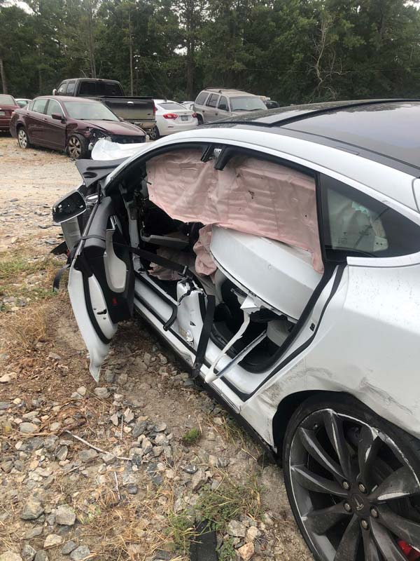 టెస్లా కార్‌మేకర్‌కు కృతజ్ఞతలు తెలిపిన మహిళ.. ఎందుకో మీరే చూడండి. 