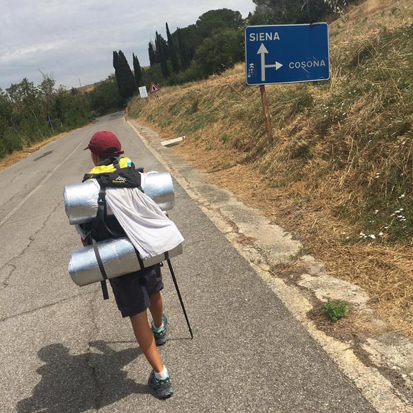 ఇది చూసారా.. బామ్మకోసం 4 దేశాలు కాలినడకతో ప్రయాణించిన 10 ఏళ్ల బాలుడు