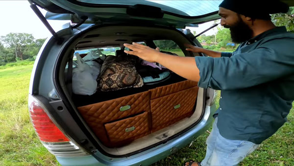 ఇల్లుగా మారిన ఇన్నోవా కారు.. చూసారా..!