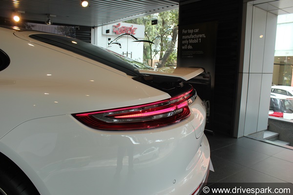 పోర్స్చే పనామెరా 4 10 ఇయర్ ఎడిషన్ ఫస్ట్ లుక్ రివ్యూ