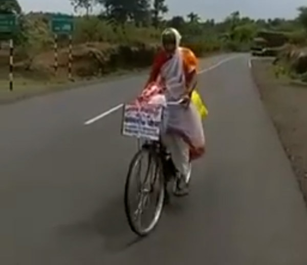 68 ఏళ్ల వయసులో అందరిని ఆశ్చర్యపరిచిన వృద్ధ మహిళ.. ఇంతకీ ఏం చేసిందో తెలుసా?