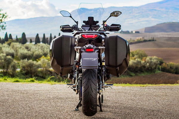 యమహా ట్రేసర్ 9, ట్రేసర్ 9 జిటి స్పోర్ట్స్ టూరర్ మోటార్‌సైకిళ్ల ఆవిష్కరణ