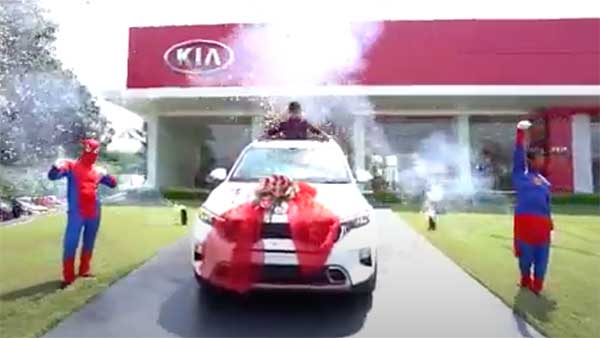 కొత్త స్టైల్‌లో సోనెట్ ఎస్‌యూవీని డెలివరీ చేసినా కియా మోటార్స్.. ఎలాగో తెలుసా ?