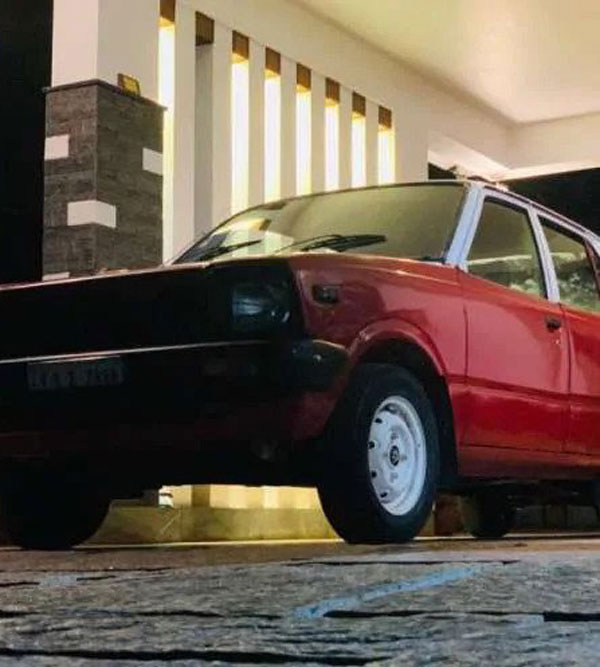 తండ్రి కోసం 13 సంవత్సరాల క్రితం అమ్మిన కారుని తిరిగి తండ్రికి గిఫ్ట్‌గా ఇచ్చిన కొడుకు