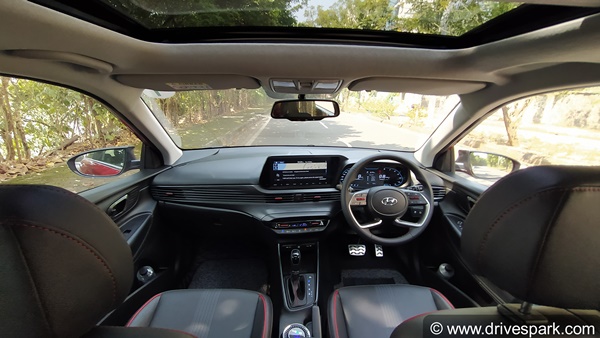 అందరిని ఆకర్షిస్తున్న కొత్త హ్యుందాయ్ ఐ20 టాప్ 5 ఫీచర్స్, ఇవే అందరిని ఆకర్షిస్తున్న కొత్త హ్యుందాయ్ ఐ20 టాప్ 5 ఫీచర్స్, ఇవే