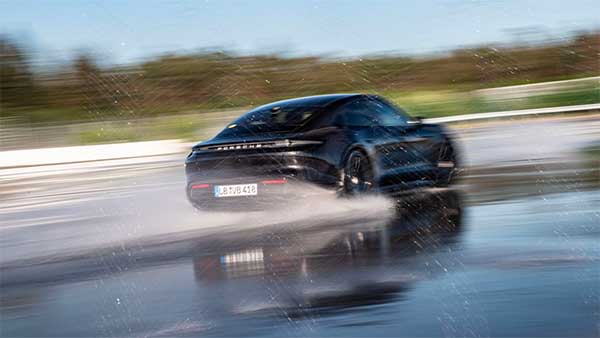 వరల్డ్ రికార్డ్ సృష్టించిన పోర్ష్ ఎలక్ట్రిక్ సూపర్ కార్, ఎలాగో తెలుసా?