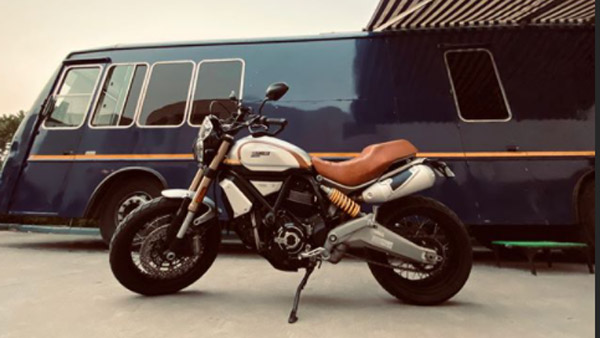 డుకాటీ స్క్రాంబ్లర్ 1100 బైక్‌పై కనిపించిన బాలీవుడ్ స్టార్.. ఎవరో తెలుసా ?