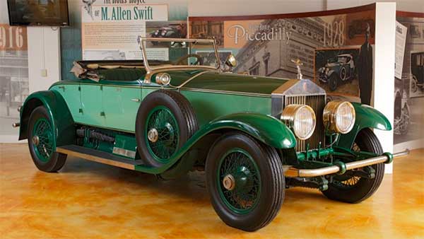 ఒకే కారుని 77 సంవత్సరాలు ఉపయోగించారు.. ఇంతకీ అతడెవరో తెలుసా ? 