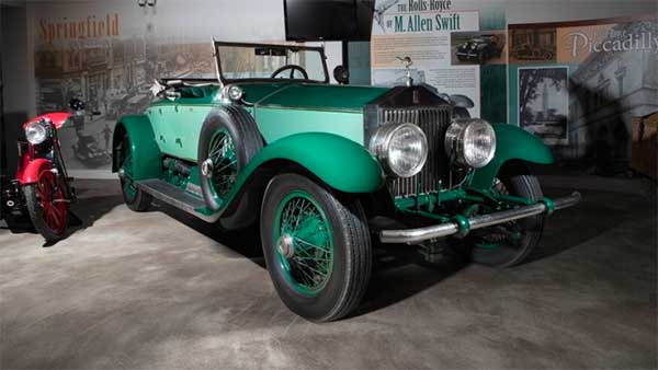 ఒకే కారుని 77 సంవత్సరాలు ఉపయోగించారు.. ఇంతకీ అతడెవరో తెలుసా ? 