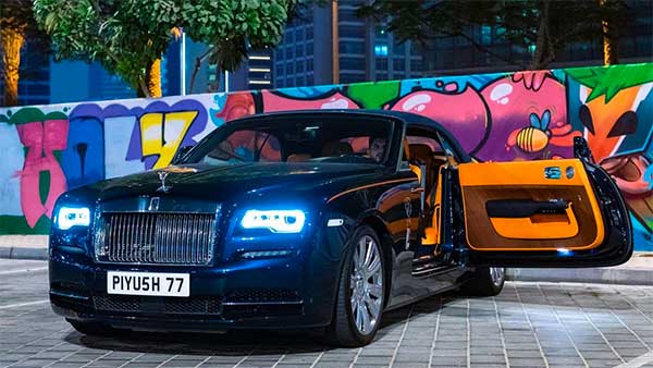 10 కంటే ఎక్కువ రోల్స్ రాయిస్ కార్లు కలిగి ఉన్న బిలీనియర్ : అతని కార్ల వివరాలు 10 కంటే ఎక్కువ రోల్స్ రాయిస్ కార్లు కలిగి ఉన్న బిలీనియర్ : అతని కార్ల వివరాలు